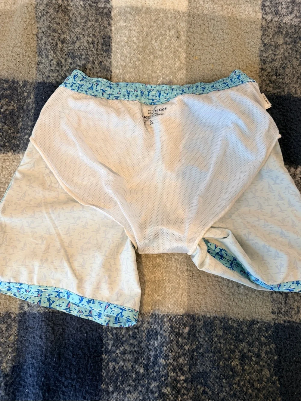 Vineyard Vines Boys Swim Trunks VGUC Blue Coastal Print